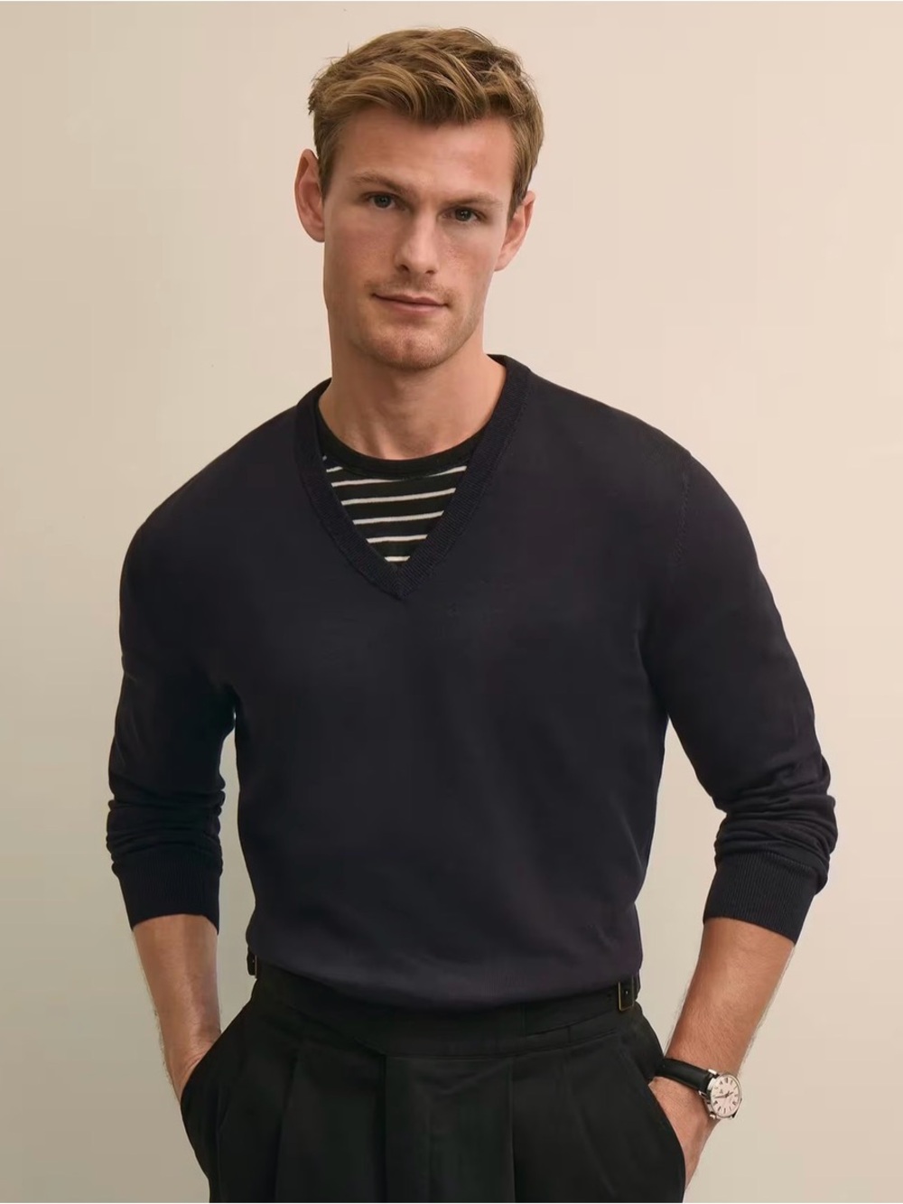 Brook’s Brother’s Men's Supina Cotton V-Neck Sweater in black - large